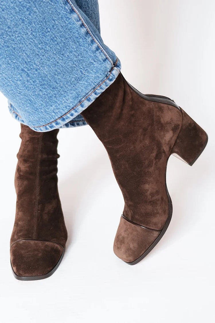 Aiah – Elegant Heeled Boots